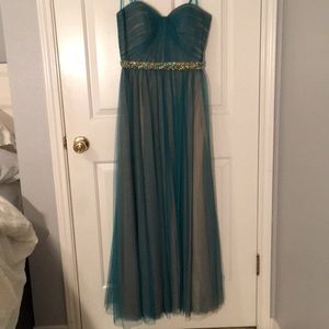 Stunning teal prom/banquet dress!